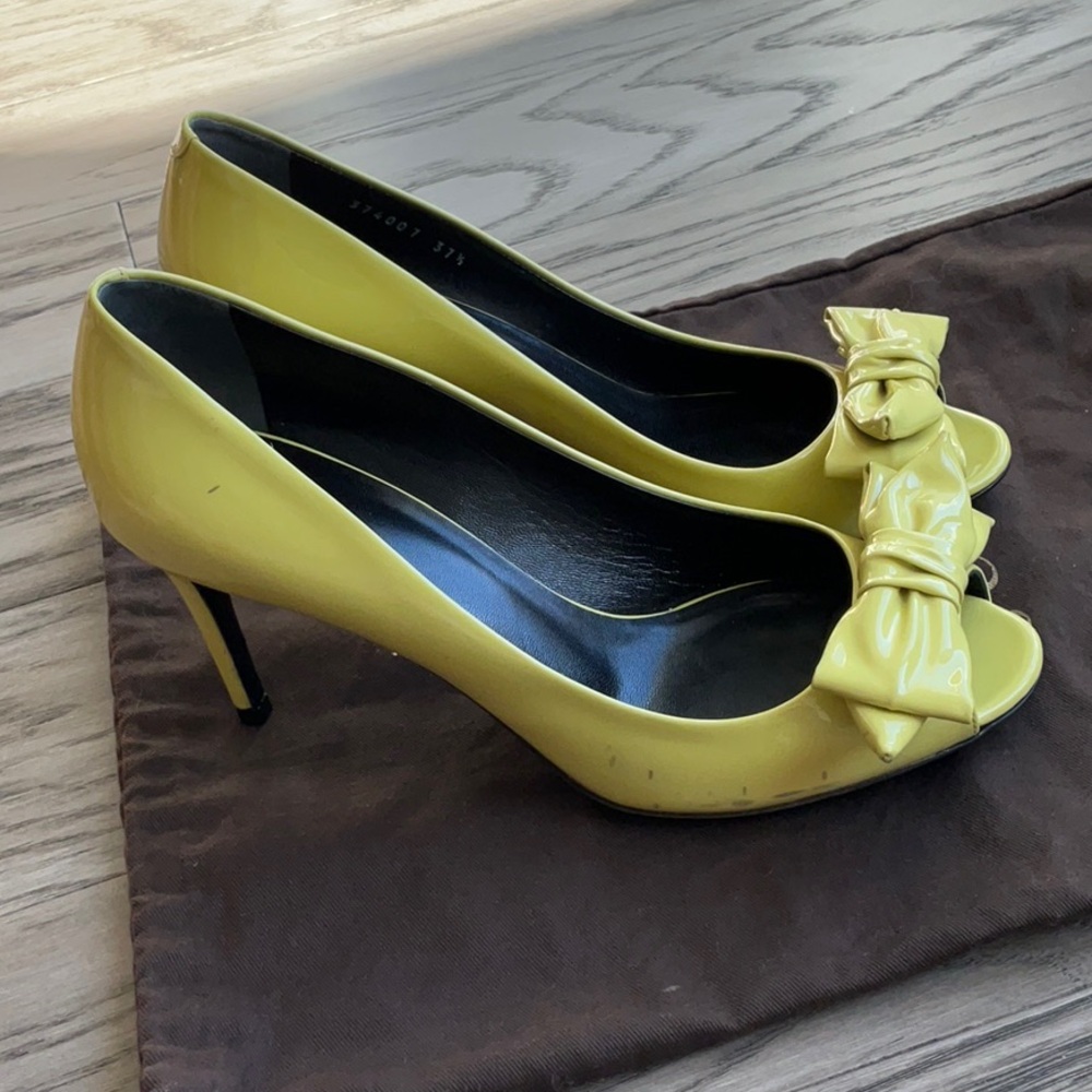Gucci Clodine Yellow Patent Leather Bow Peep-Toe Pump Size 37.5 Party Statement - Picture 9 of 15